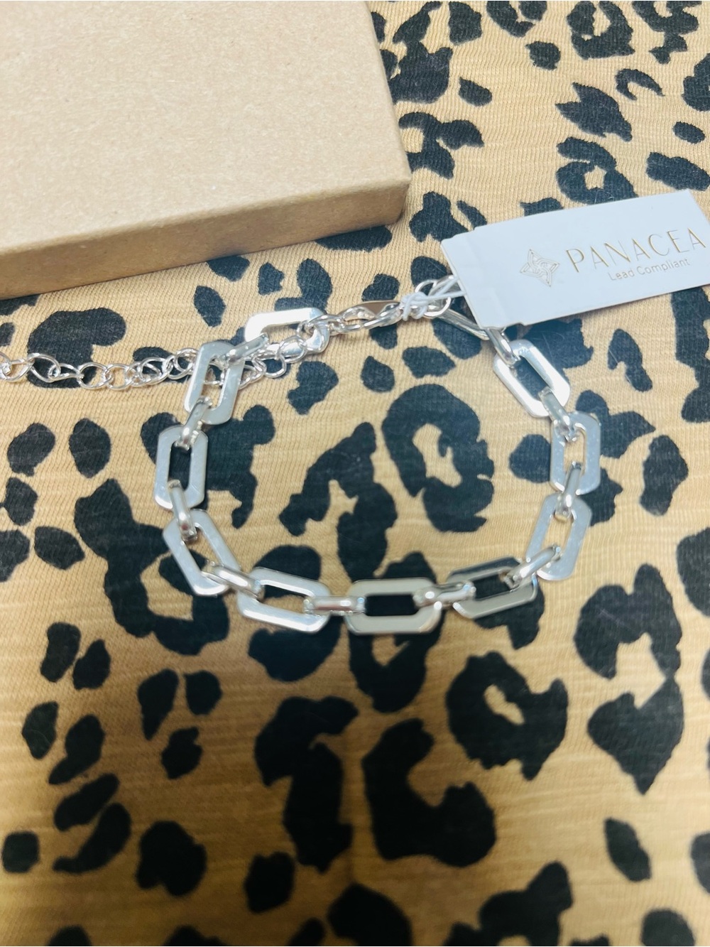 NWT Silver South Moon Under chain link bracelet. Lobster claw hook to chain